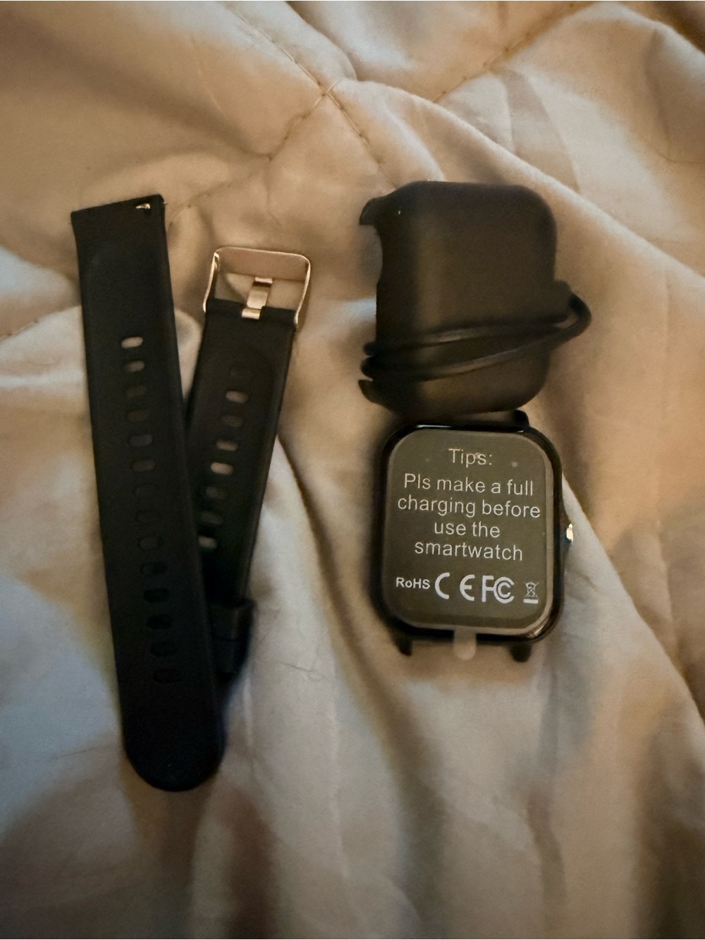 Smart Watch in Black. Fashion Fitness Tracker - Picture 2 of 2